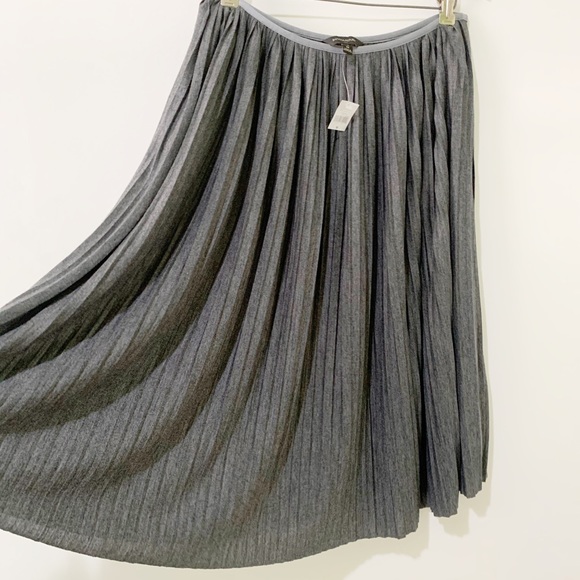 Banana Republic Grey Pleated Midi Skirt Medium - Picture 2 of 7